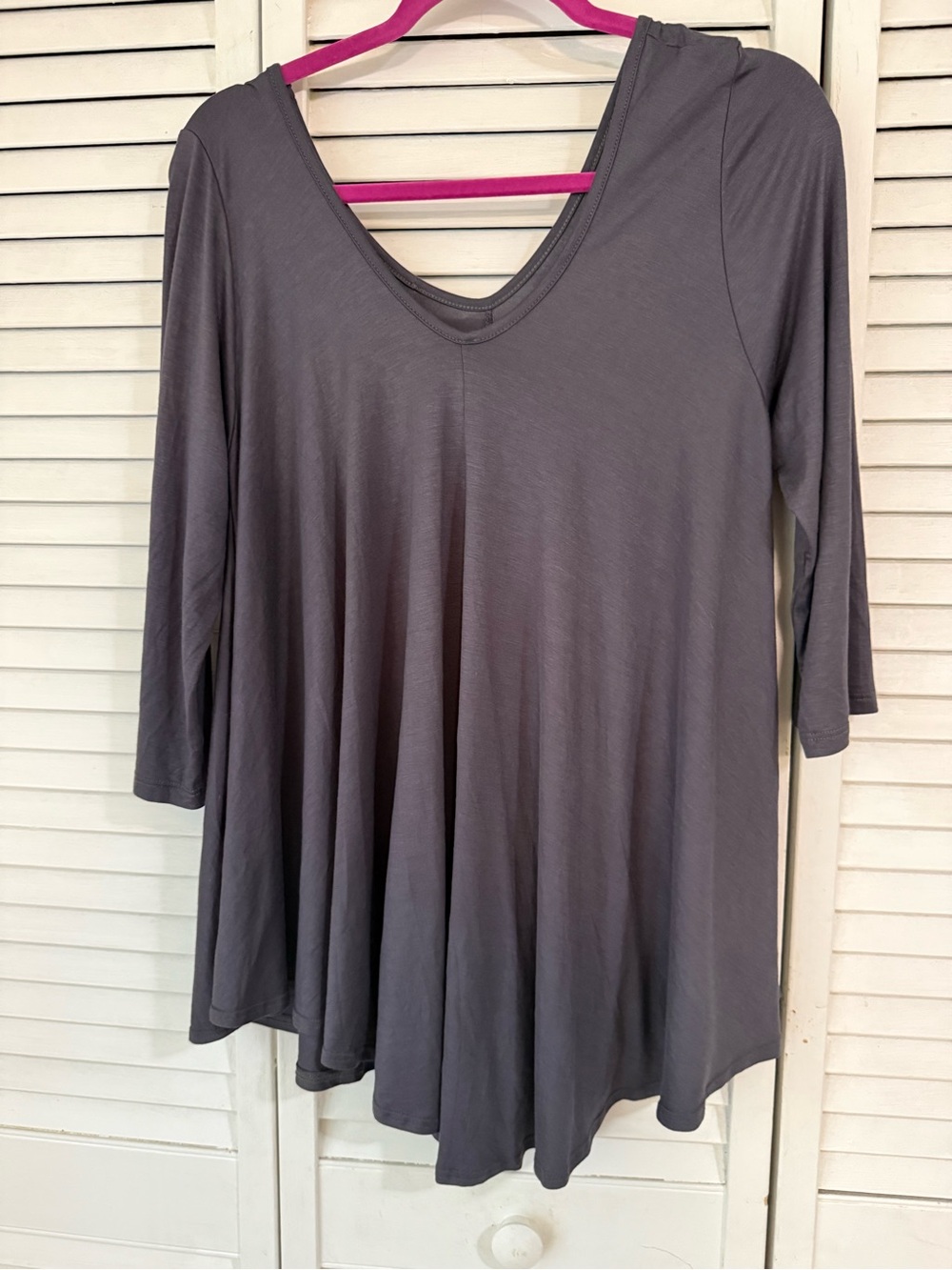 1x Women's Poliana Plus V-Neck 3/4 Sleeve Swing Top - Gray